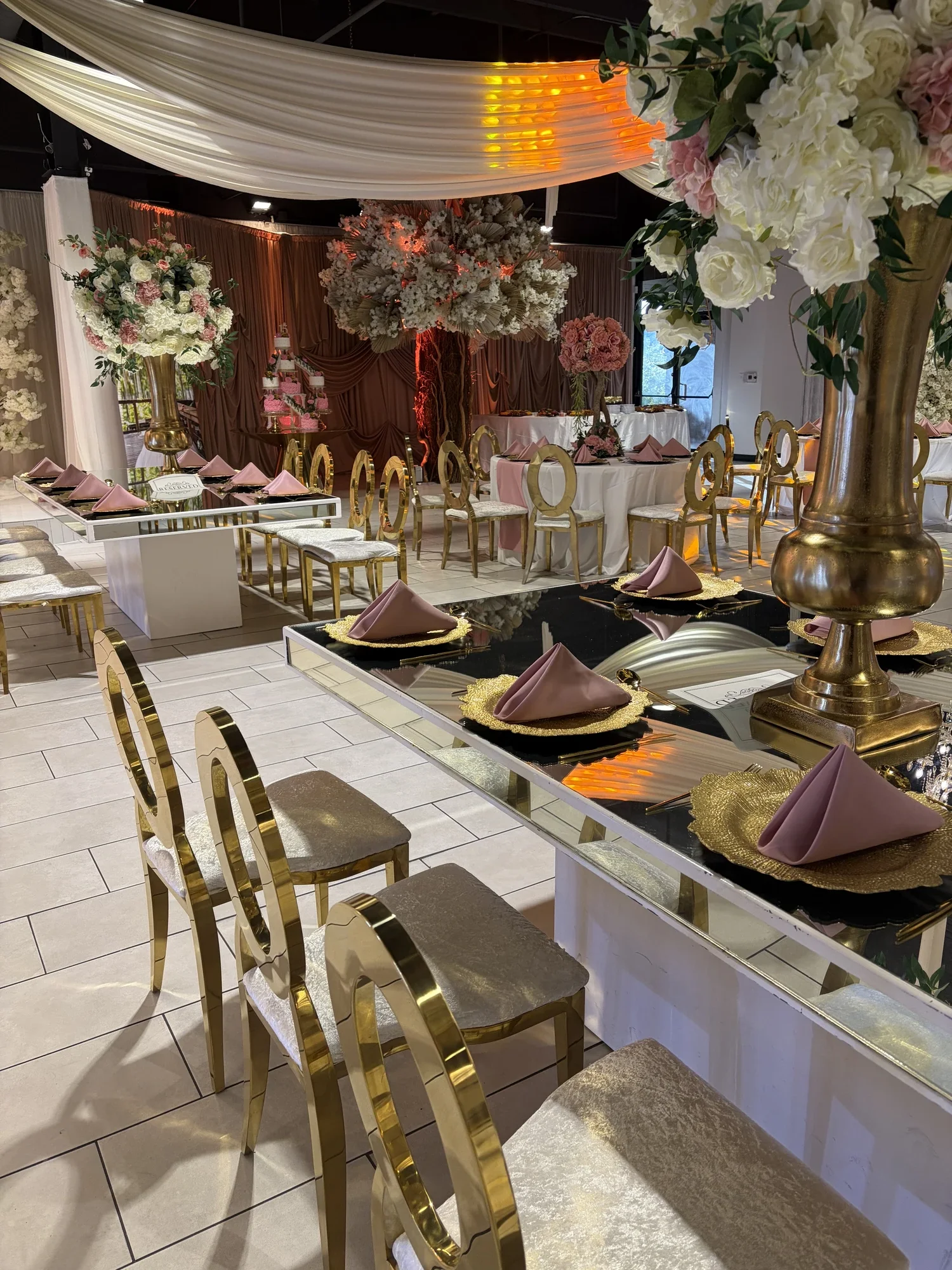 Iluminación en La Bella Luna Venue